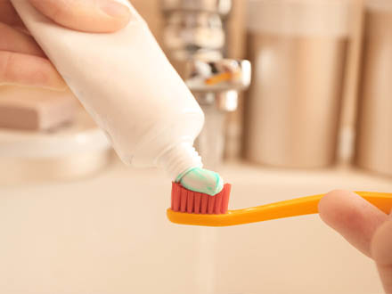 Použití zubní pasty
