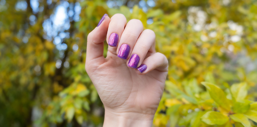 jarní nehty - fialová metalická barva
