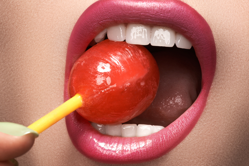 3) Vyhněte se lepivým sladkostem